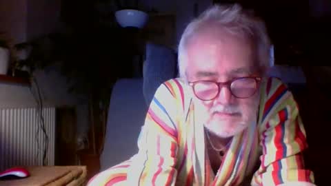Snapshot of amberr11 chatting on October 18, 2025, 10:10 pm Amberr11 online show from October 18, 2025, 10:10 pm