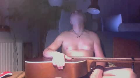 Snapshot of amberr11 chatting on October 20, 2025, 10:32 pm Amberr11 online show from October 20, 2025, 10:32 pm