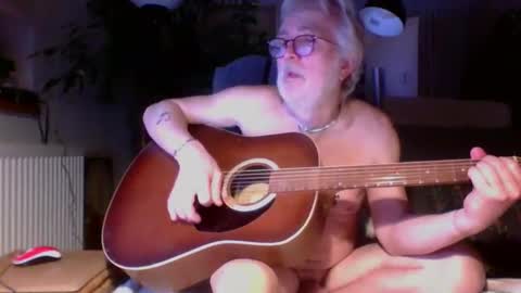 Amberr11 online show from January 7, 2026, 12:13 am