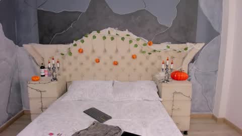 Snapshot of amberrgrey_ chatting on October 26, 2025, 12:44 pm Amber Grey online show from October 26, 2025, 12:44 pm