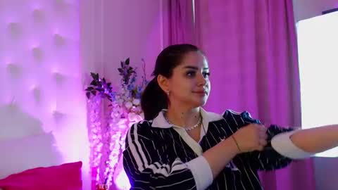 Snapshot of amberseyes chatting on June 13, 2026, 9:51 am Amberseyes online show from June 13, 2026, 9:51 am