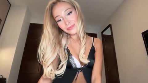 Snapshot of ambrefleur chatting on February 21, 2026, 5:08 am Ambre online show from February 21, 2026, 5:08 am