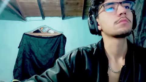 Snapshot of ameli_and_lucas chatting on November 25, 2025, 3:06 am Amelia Lucas online show from November 25, 2025, 3:06 am