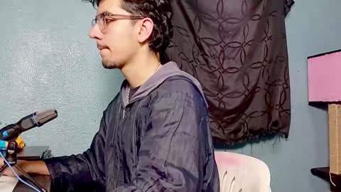 Snapshot of ameli_and_lucas chatting on November 26, 2025, 3:07 am Amelia Lucas online show from November 26, 2025, 3:07 am