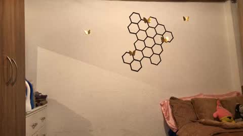 Amelia online show from October 20, 2025, 12:49 pm