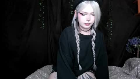 Amelia online show from November 26, 2025, 4:52 pm