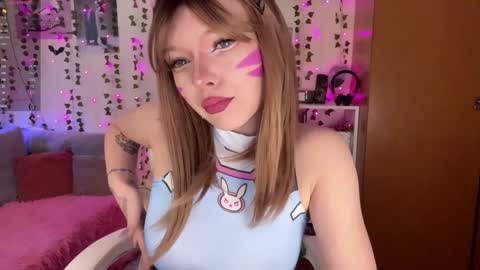 Amelia Aley  online show from February 8, 2025, 9:46 am