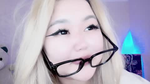 Amelia online show from December 13, 2024, 3:38 am