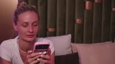 Snapshot of ameliaangell chatting on July 14, 2026, 8:14 pm Amelia online show from July 14, 2026, 8:14 pm