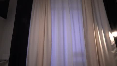 Amelia   online show from December 21, 2025, 8:43 am