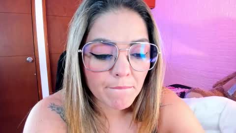 I am Ame  Nice to meet you   online show from October 17, 2025, 4:04 am