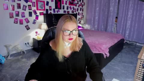 Amelia online show from April 8, 2026, 10:43 pm