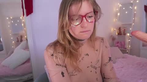 Amelia online show from March 1, 2025, 12:01 pm