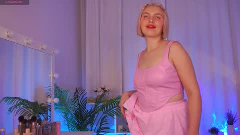 Snapshot of ameliawells chatting on October 16, 2025, 4:57 am Amelia online show from October 16, 2025, 4:57 am