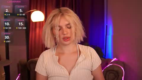 Snapshot of ameliawells chatting on November 24, 2025, 5:07 am Amelia online show from November 24, 2025, 5:07 am