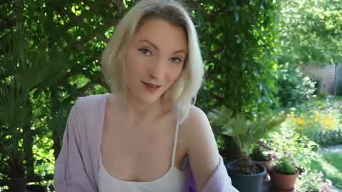 Call me Pixie or Amy xxx online show from May 20, 2026, 7:25 am