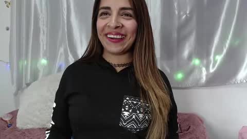 Snapshot of amelie01bronw chatting on February 13, 2025, 9:27 pm amelie brown online show from February 13, 2025, 9:27 pm