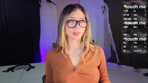 Isabella online show from November 1, 2025, 3:30 am