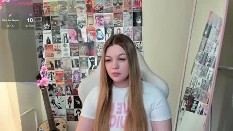 Amelie online show from May 2, 2026, 1:54 am