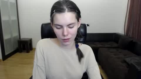 Snapshot of ameliereve chatting on October 18, 2025, 4:52 pm Amelie online show from October 18, 2025, 4:52 pm