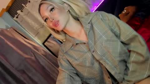 Snapshot of amelinckx chatting on February 5, 2025, 10:55 pm amelinckx online show from February 5, 2025, 10:55 pm