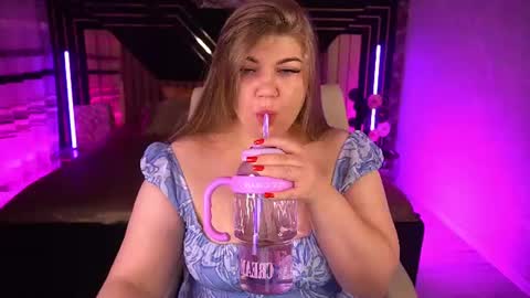 Snapshot of amellywhite chatting on July 18, 2026, 12:31 pm Alina online show from July 18, 2026, 12:31 pm