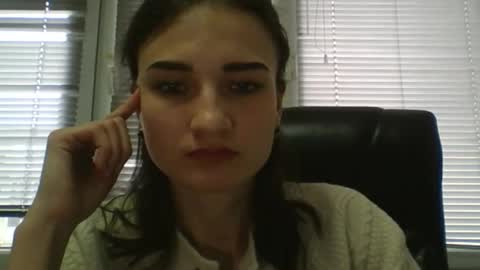Snapshot of amethystnight_ chatting on February 13, 2025, 12:54 pm Julia online show from February 13, 2025, 12:54 pm