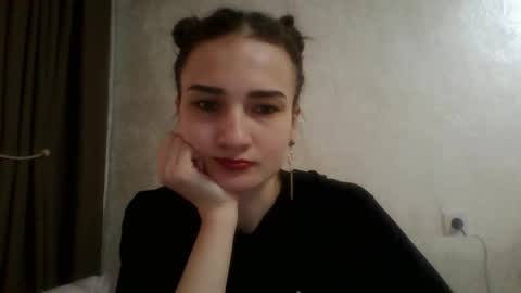 Snapshot of amethystnight_ chatting on March 4, 2025, 6:37 am Julia online show from March 4, 2025, 6:37 am