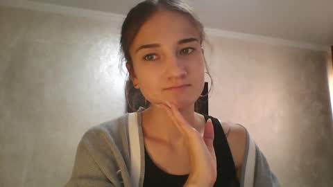 Snapshot of amethystnight_ chatting on September 17, 2025, 10:17 am Julia online show from September 17, 2025, 10:17 am