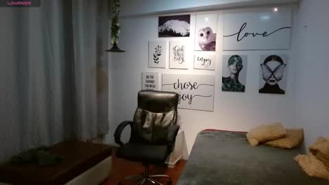 amethystshadow online show from November 30, 2025, 2:21 pm