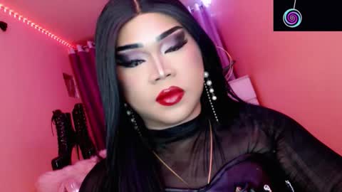 Snapshot of amiadoll chatting on October 24, 2025, 2:35 pm Queen Mireska online show from October 24, 2025, 2:35 pm