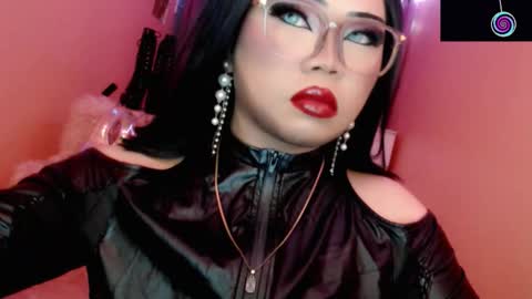 Queen Mireska online show from February 25, 2026, 3:32 pm