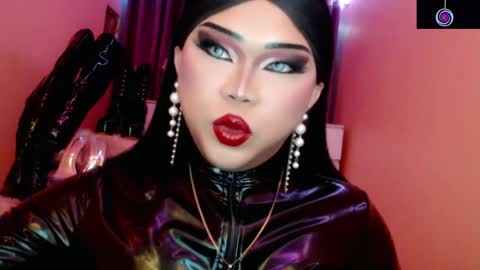 Queen Mireska online show from May 10, 2026, 2:22 pm