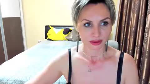 Snapshot of amidalla chatting on May 3, 2026, 6:14 pm Amidalla online show from May 3, 2026, 6:14 pm