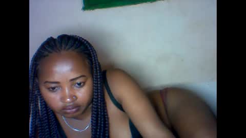 amielle_01 online show from April 9, 2026, 7:41 pm