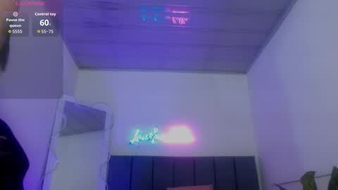 AMII TAY  online show from September 24, 2025, 7:28 pm
