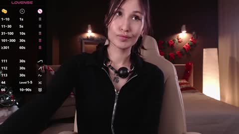 Camilla online show from December 19, 2024, 12:45 pm