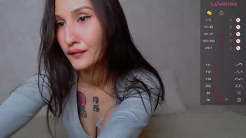 Camilla online show from October 9, 2025, 12:41 am