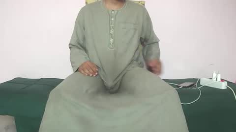 Amir online show from November 3, 2025, 9:32 am