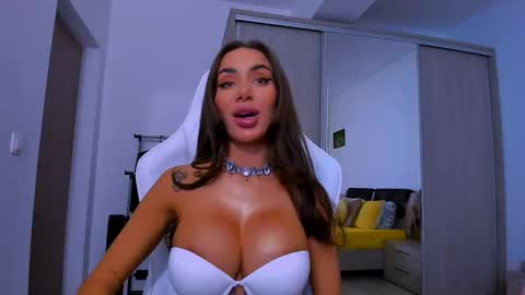 Snapshot of amiracataleya chatting on February 4, 2025, 11:38 am Arinna online show from February 4, 2025, 11:38 am