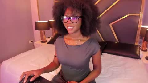 Snapshot of amirajones chatting on June 15, 2026, 8:55 pm amirajones online show from June 15, 2026, 8:55 pm