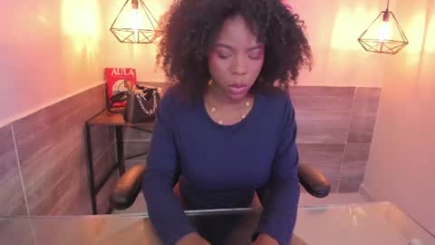 Snapshot of amirajones chatting on June 18, 2026, 9:19 pm amirajones online show from June 18, 2026, 9:19 pm