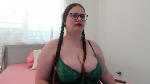 Amira Vyxen online show from April 8, 2026, 6:13 am