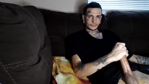 Snapshot of amiri_sweater chatting on March 6, 2025, 2:40 pm amiri_sweater online show from March 6, 2025, 2:40 pm