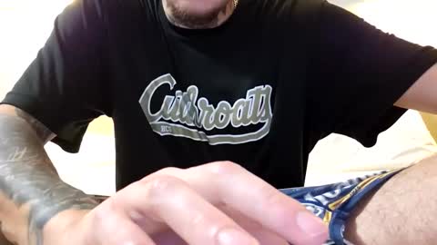 Snapshot of amiri_sweater chatting on November 30, 2025, 9:13 am amiri_sweater online show from November 30, 2025, 9:13 am