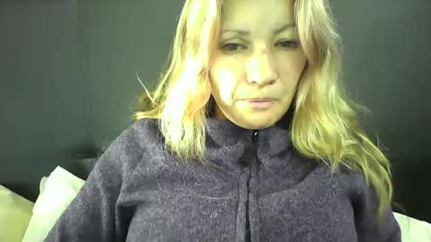 Paula D online show from February 4, 2025, 1:27 pm