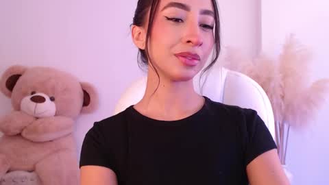 Sophi online show from October 18, 2025, 12:06 pm