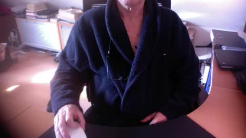 Amor2200 online show from February 18, 2026, 10:33 am