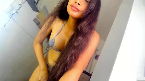 Snapshot of amor_prinsesa chatting on February 16, 2025, 3:26 am Prinsesa online show from February 16, 2025, 3:26 am