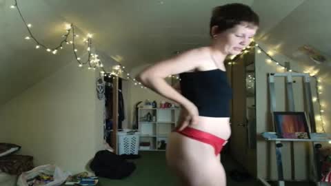 Amora Mystic online show from October 16, 2025, 4:02 am